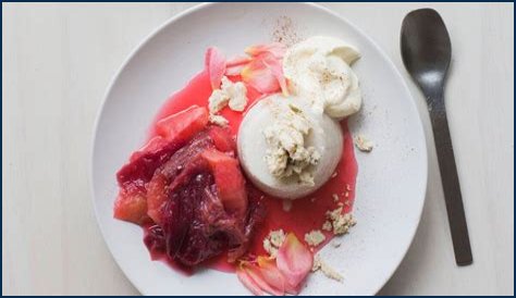 Biancomangiare and apple and rhubarb compote with pistachio halva and whipped cream